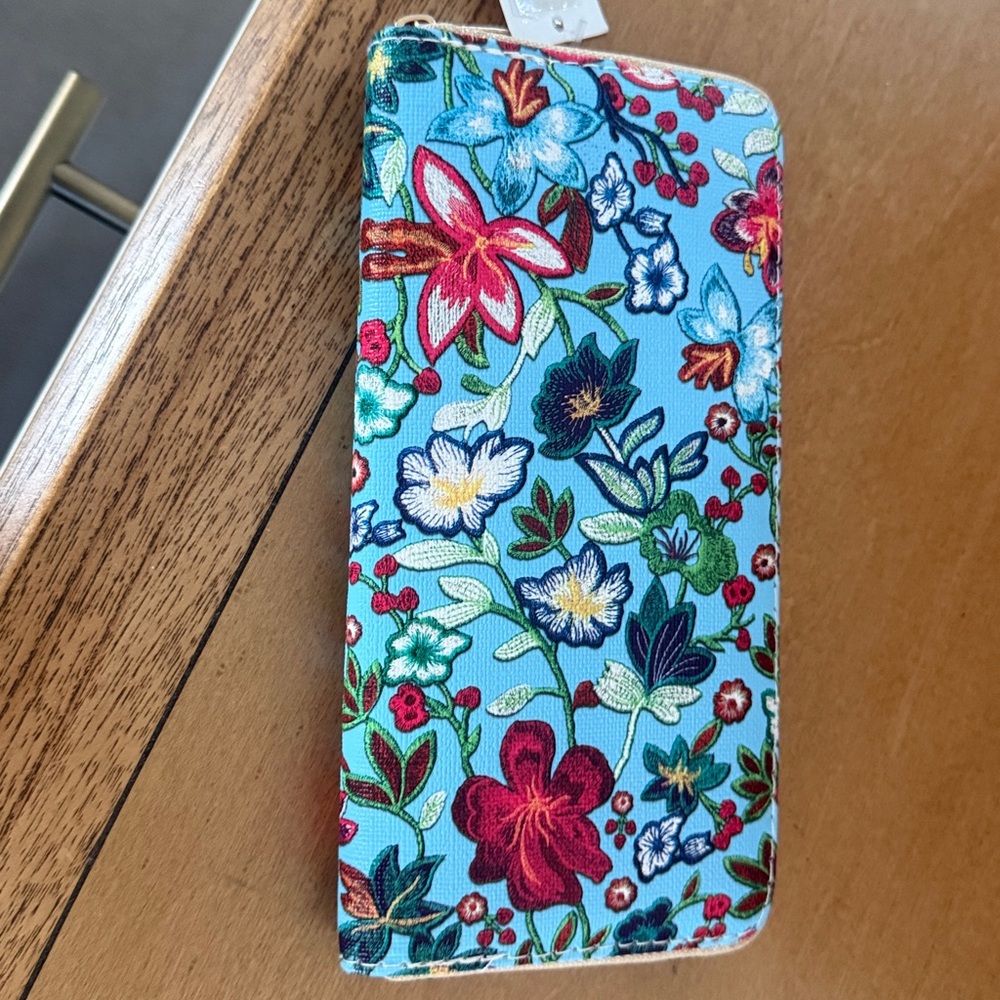 NEW FLORAL Womens Wallet Garden Blue Floral Print gold zip close H 7.5"x W4" NWT